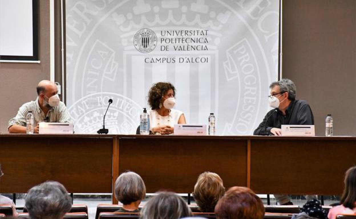 La Universitat Sènior de Alcoy durante la celebración de su 20 aniversario en la ciudad. 