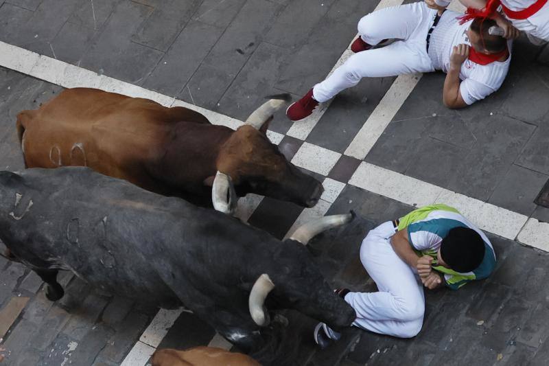 Fotos: Así ha sido el accidentado quinto encierro de &#039;San Fermín&#039;