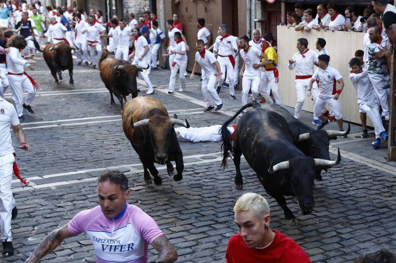 Fotos: Así ha sido el accidentado quinto encierro de &#039;San Fermín&#039;
