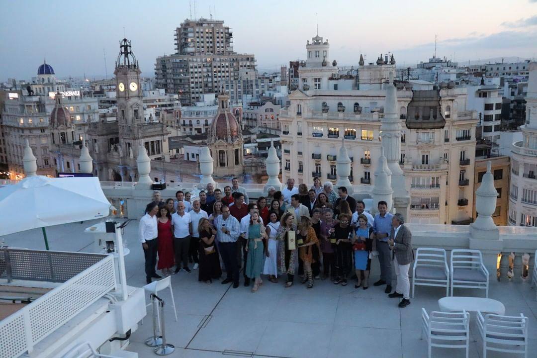 Participantes en una cata solidaria a beneficio de la Fundación Proyecto Saber Vivir. 