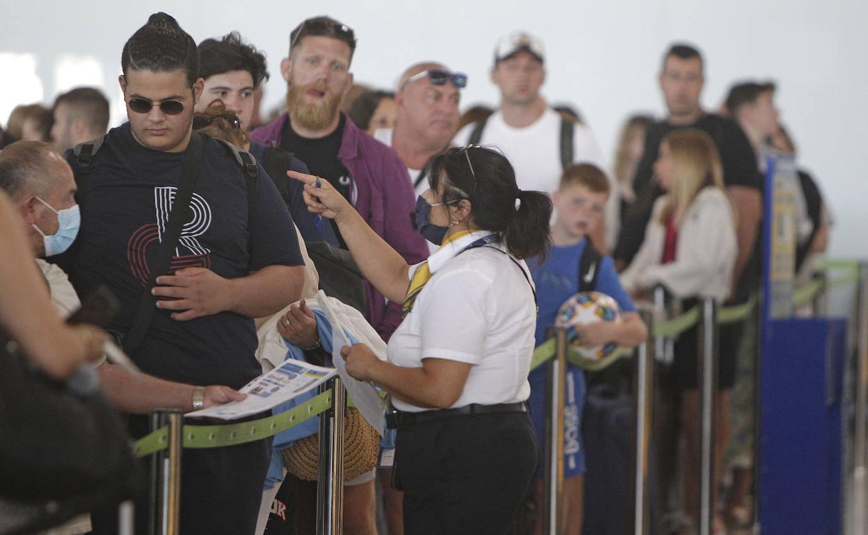 Así estaban los mostradores de Ryanair este martes a primera hora en Alicante. 