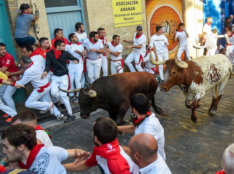 Fotos: Así ha sido el sexto encierro de San Fermín