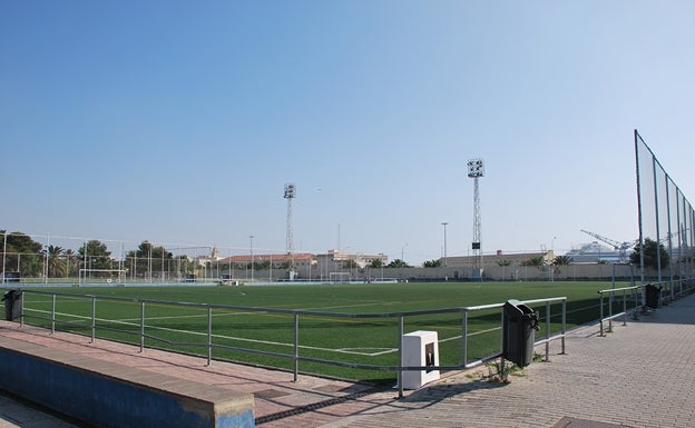 Polideportivo de Natzaret, una de las instalaciones que permanecerán abiertas todo el verano. 