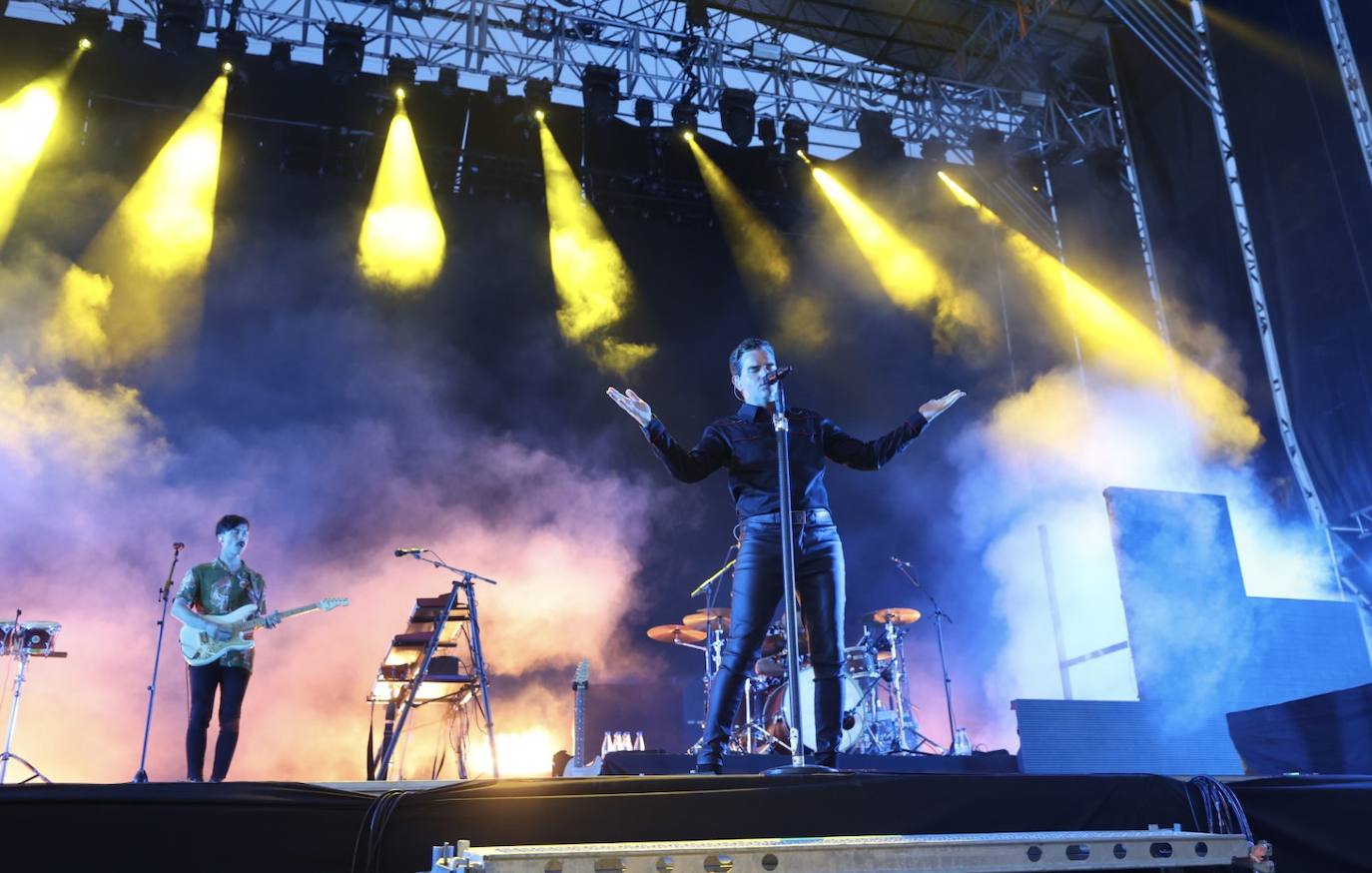 Fotos: Segundo día del FIB: The Kooks, Dorian y Steve Aoki hacen bailar Benicàssim