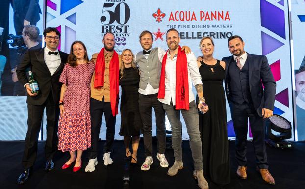 El equipo del restaurante danés Geranium, ganador de la edición 2022 como mejor restaurante del mundo y también de Europa.