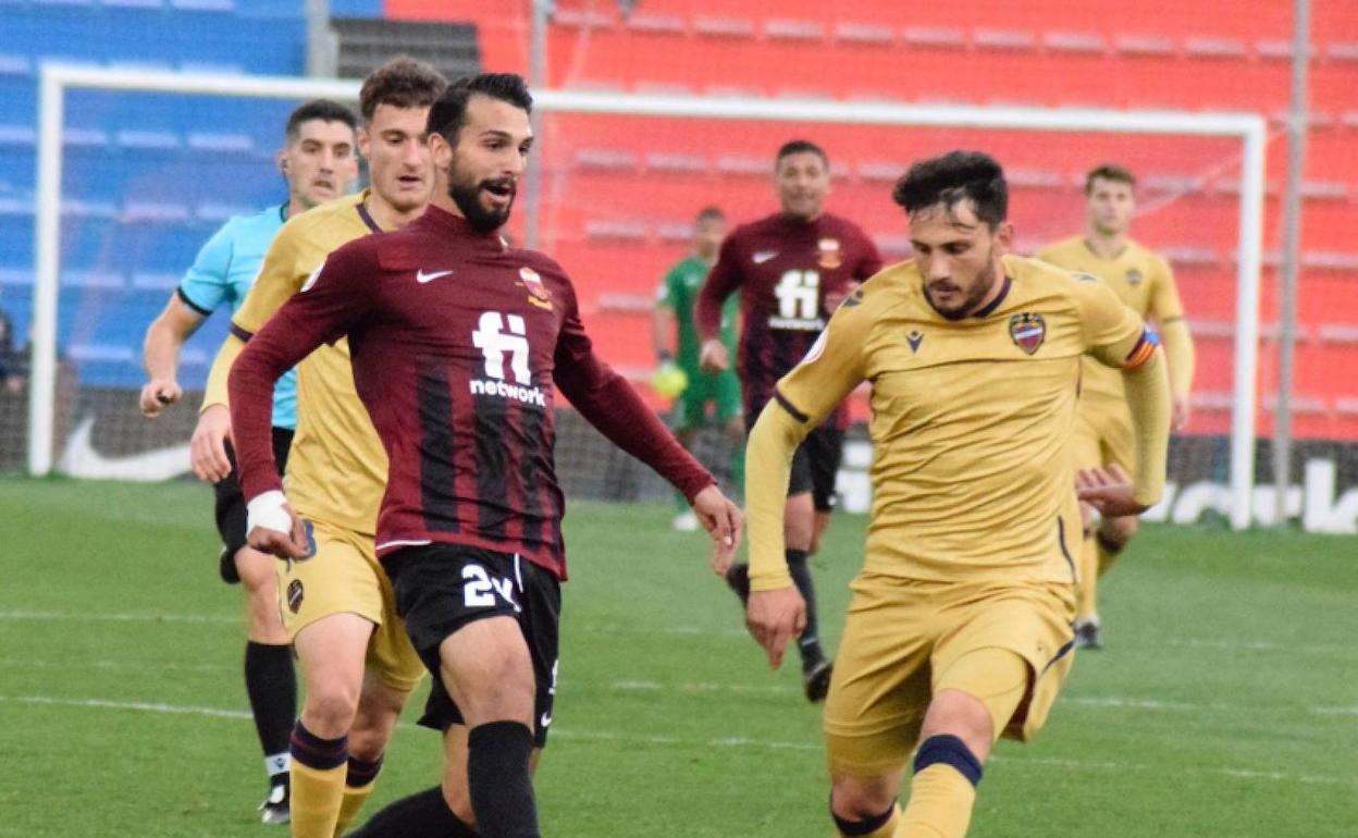 Giorgi Kochorashvili, durante un partido del Atlético Levante la pasada temporada.