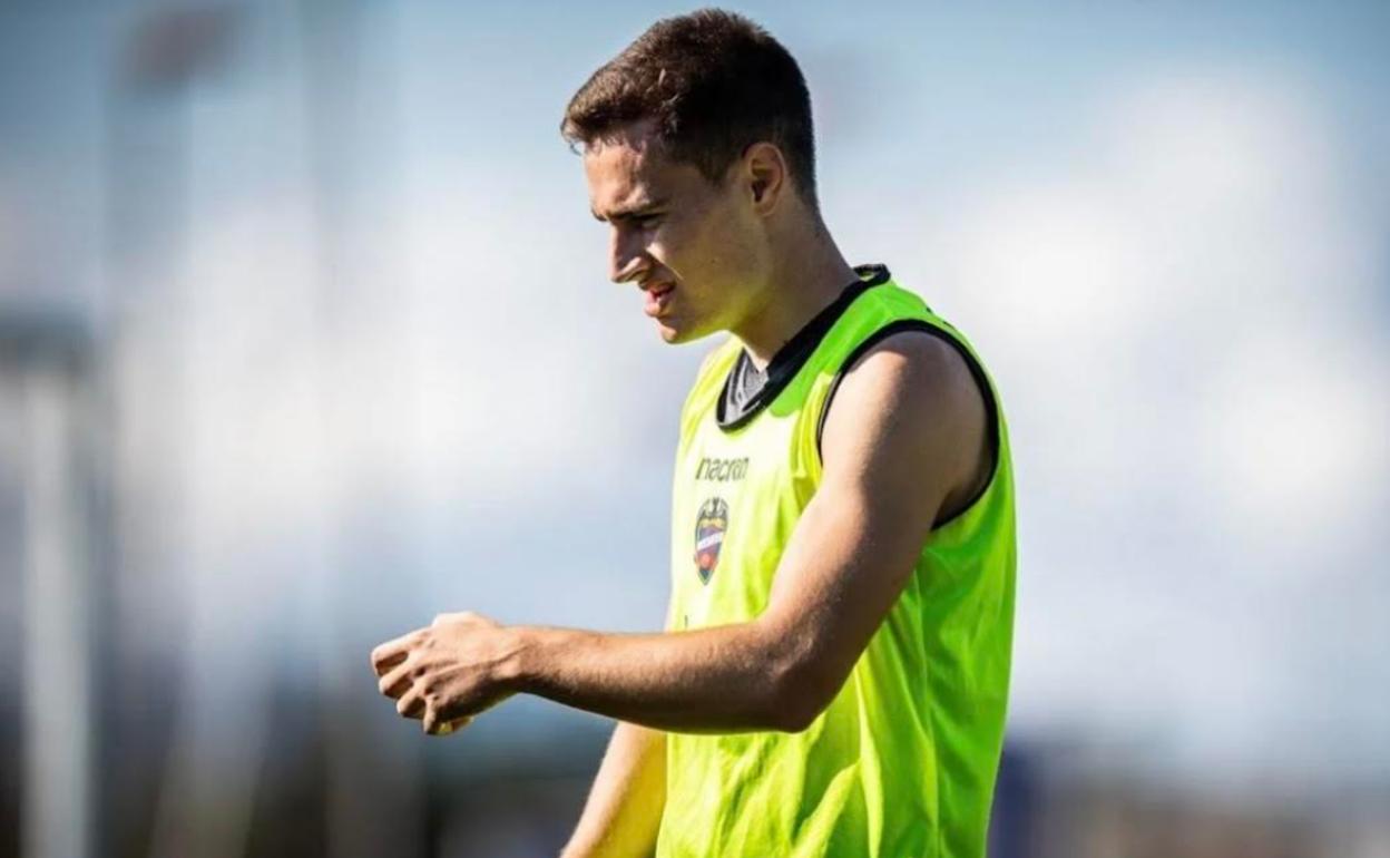 Jorge De Frutos, durante un entrenamiento en la Ciudad Deportiva de Buñol. 