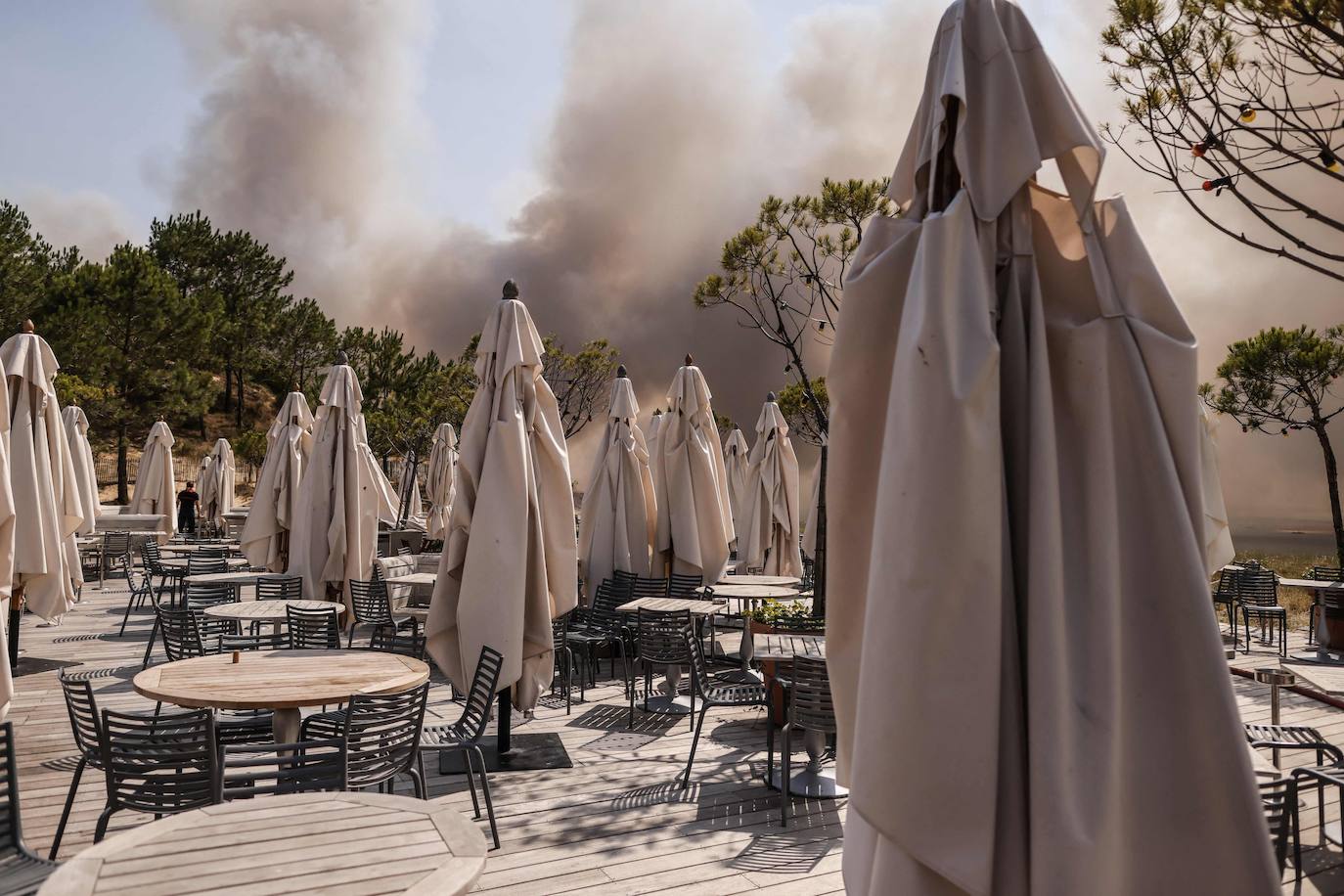 La duna de Pilat, cerca de Burdeos, es un reclamo turístico y está muy cerca de Arcachon y y de Cap de Ferrer