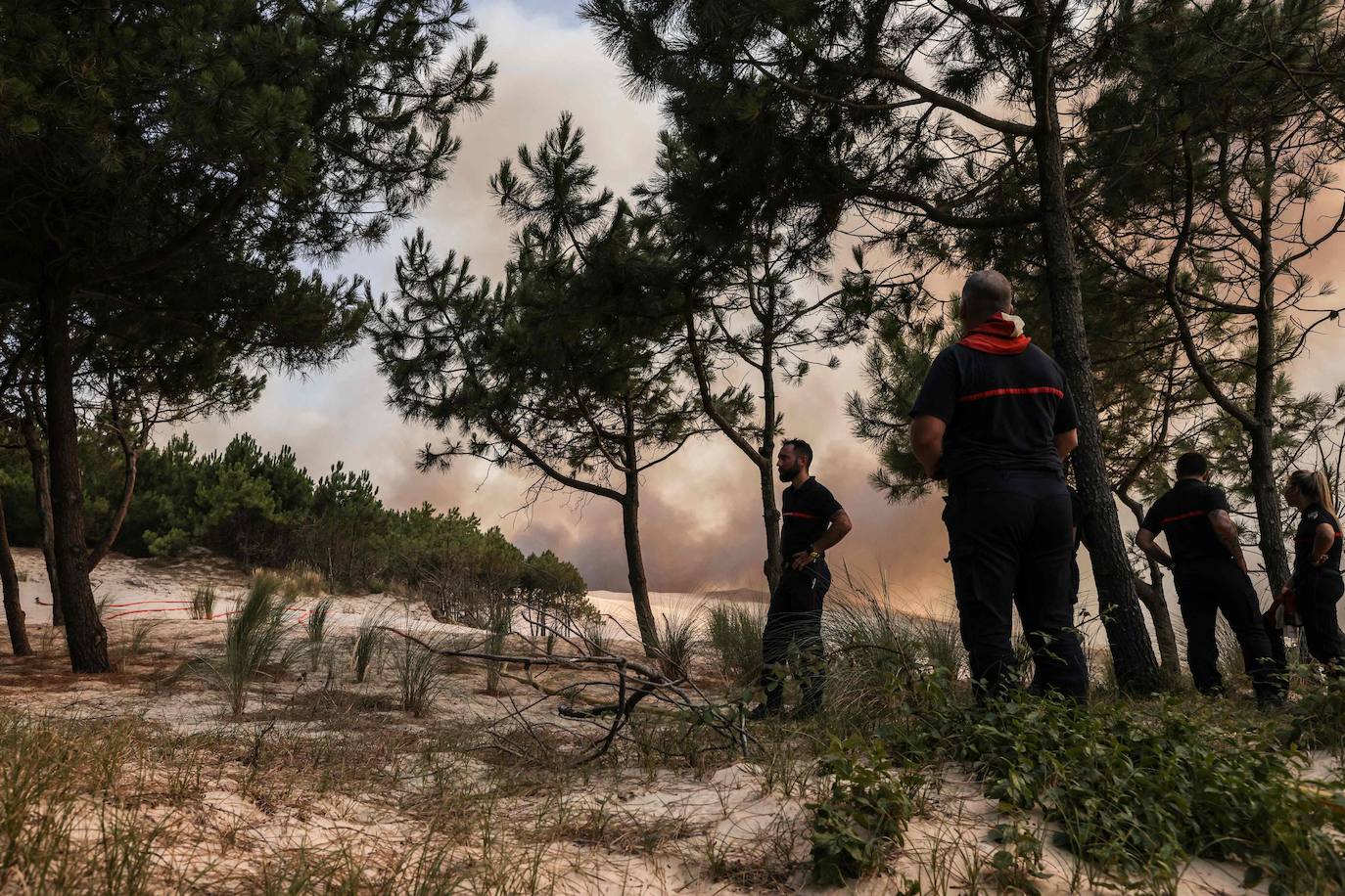 La duna de Pilat, cerca de Burdeos, es un reclamo turístico y está muy cerca de Arcachon y y de Cap de Ferrer