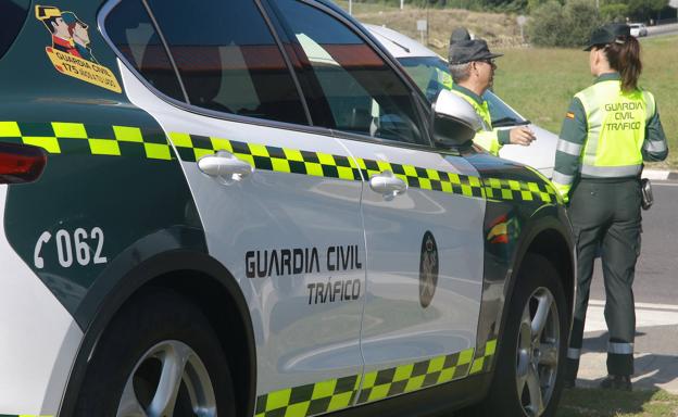 Un control de la Guardia Civil de Tráfico. 