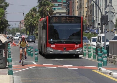 Imagen secundaria 1 - Nuevo cruce ciclista en la avenida de Pérez Galdós. 