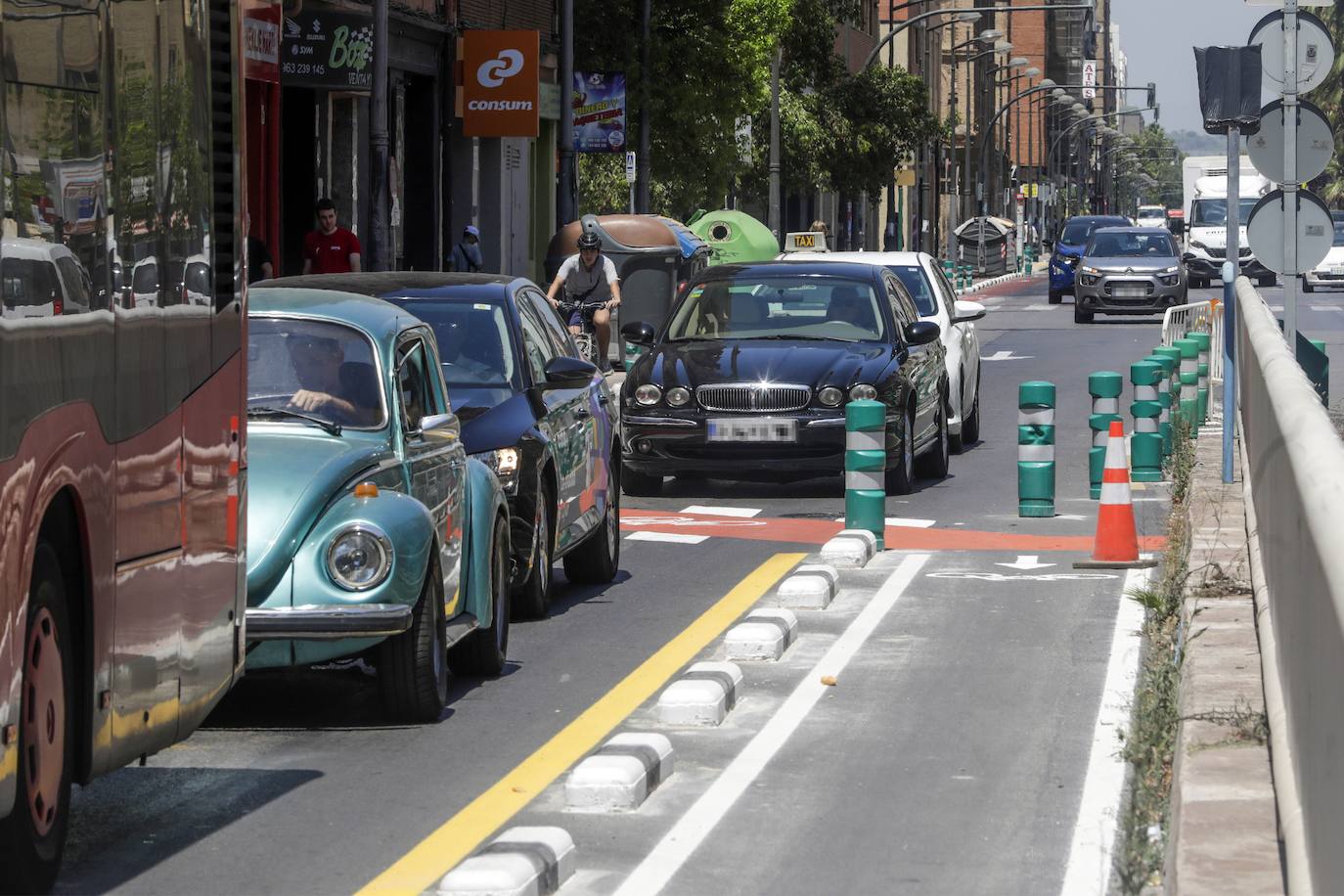 Fotos: Otra improvisación en la avenida Pérez Galdós de Valencia