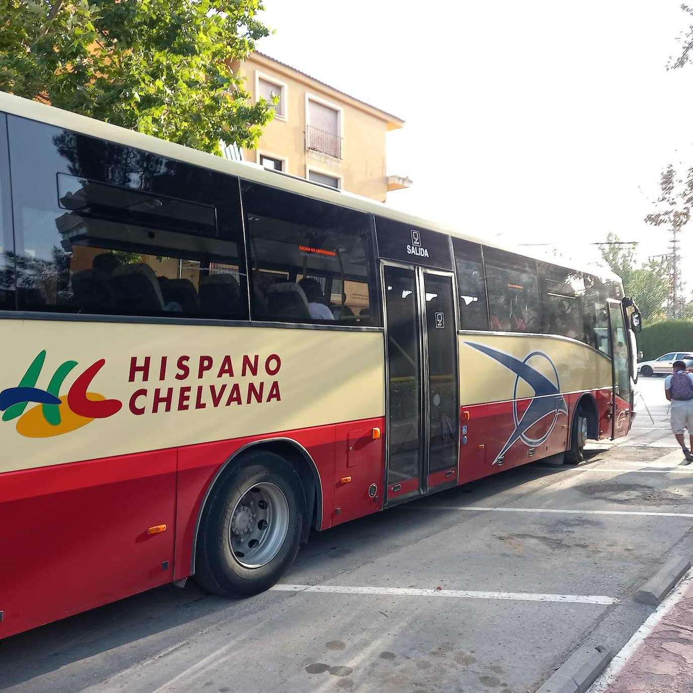 Fotos: Los autobuses que sustituyen a las líneas de metro cortadas, abarrotados