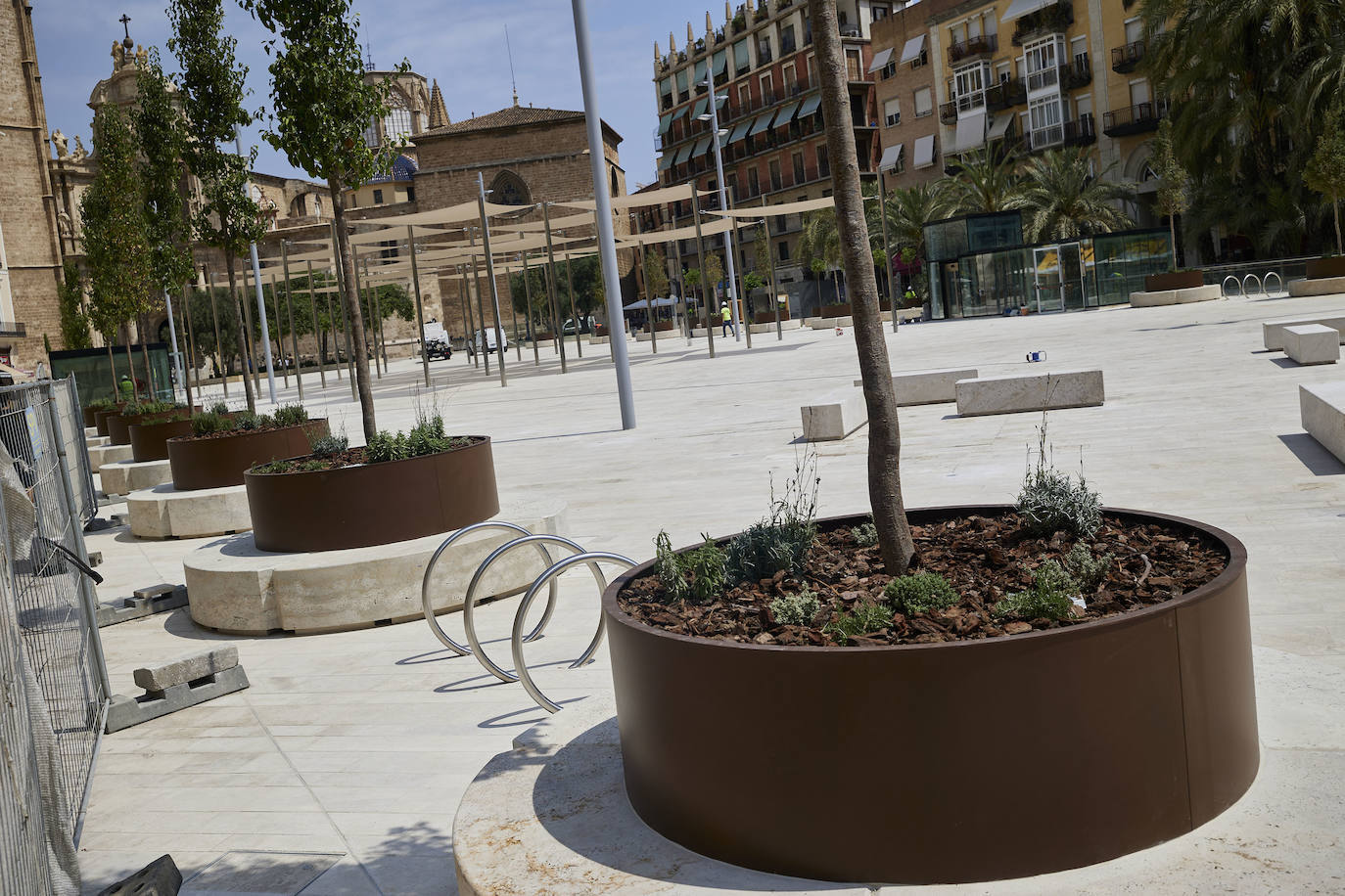 Fotos: Así es la nueva plaza de la Reina de Valencia