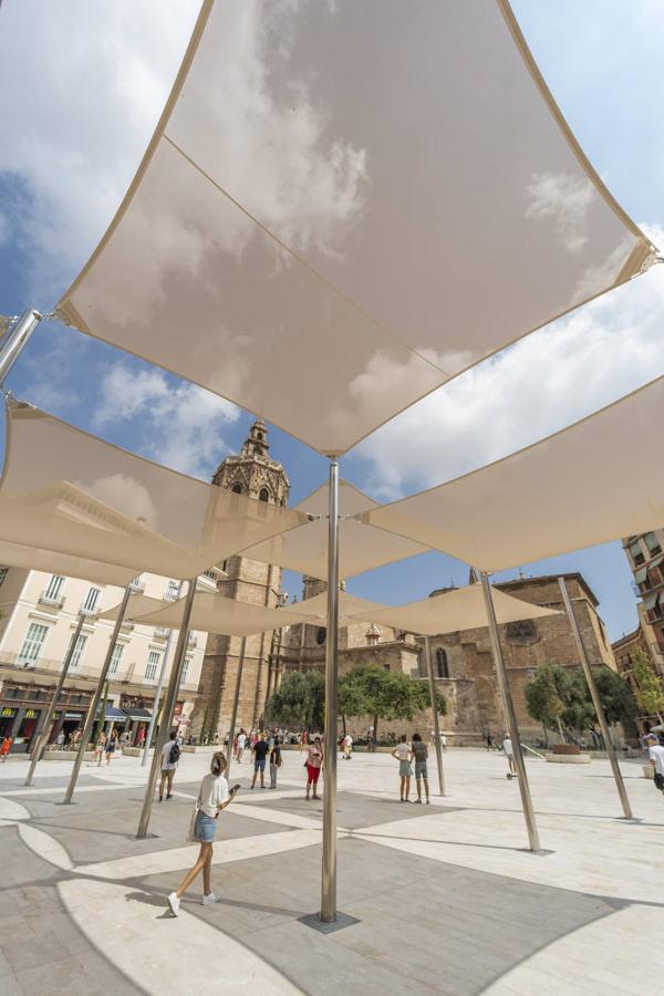 Fotos: Primer día de la Plaza de la Reina de Valencia con público tras la reforma