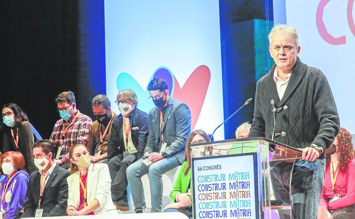 El vicepresidente segundo, Héctor Illueca, interviene en un acto. 