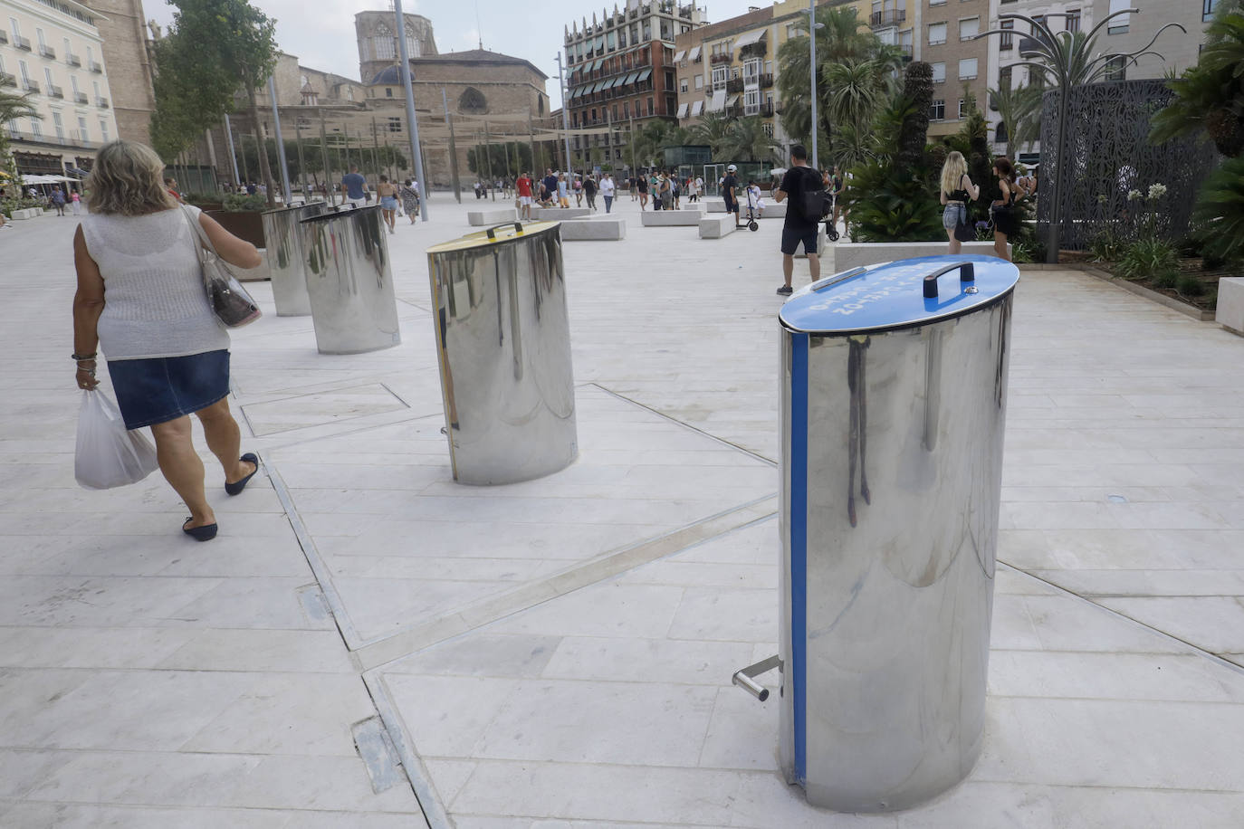 Fotos: Primer día de la Plaza de la Reina de Valencia con público tras la reforma