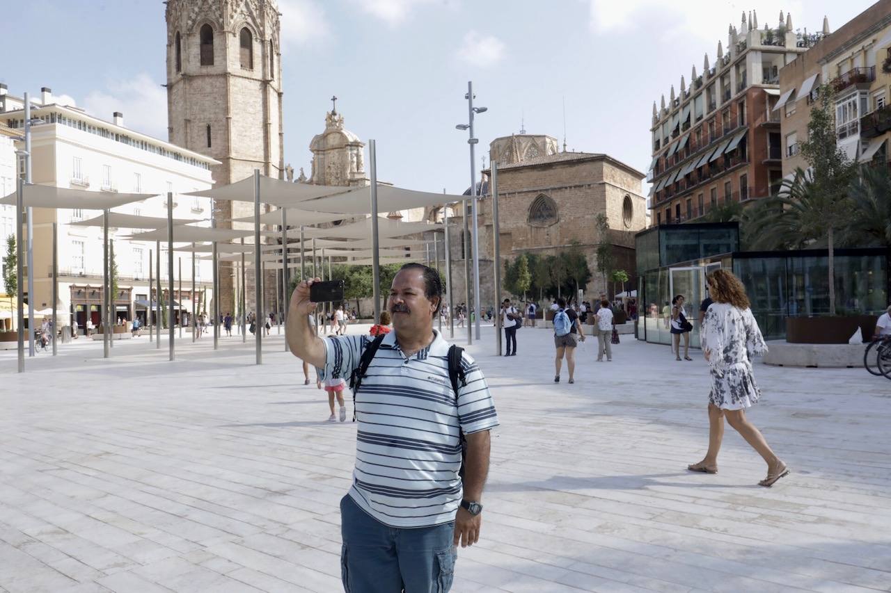 Fotos: Primer día de la Plaza de la Reina de Valencia con público tras la reforma