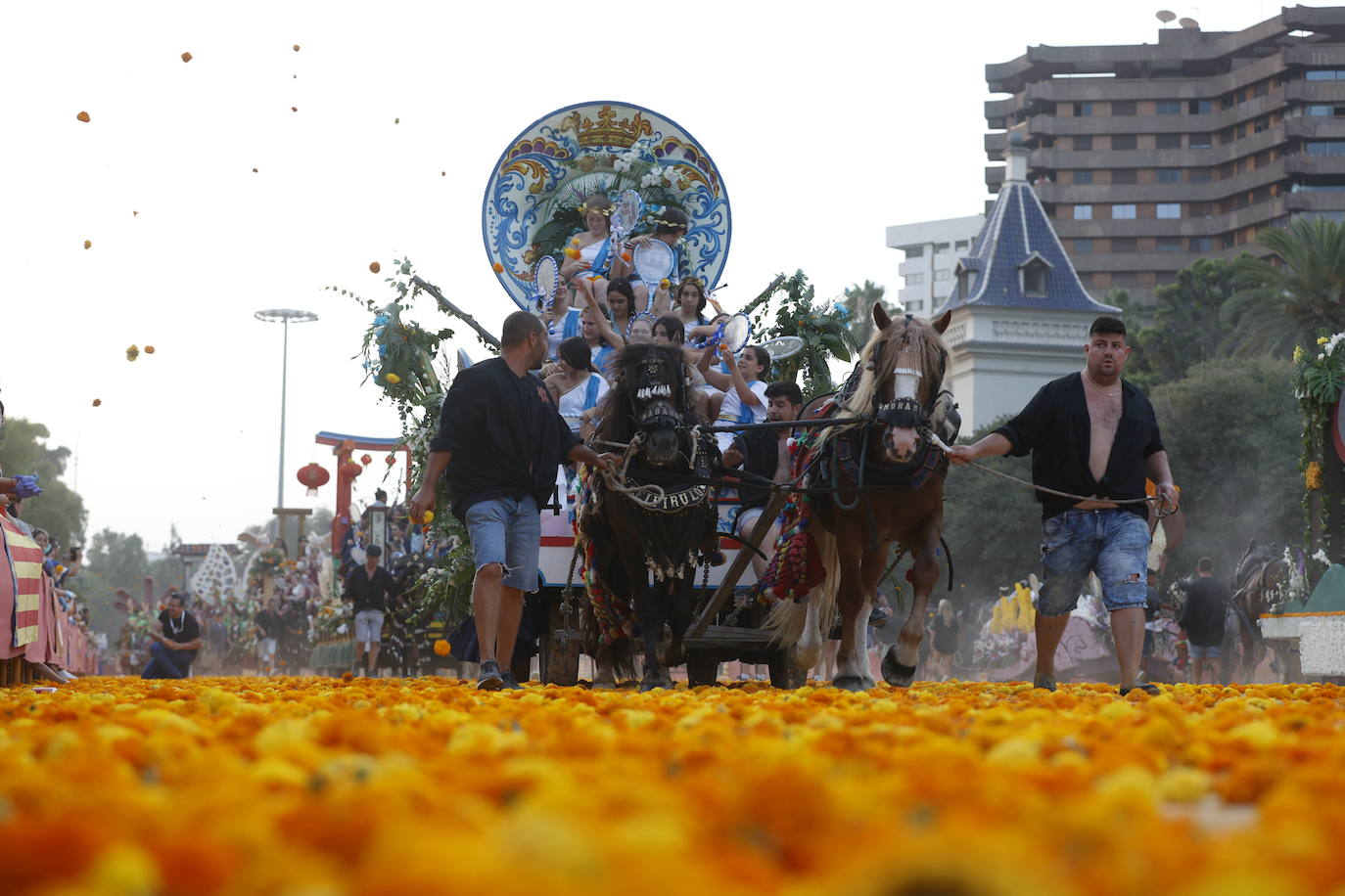 Fotos: La Batalla de Flores pone punto y final a la Feria de Julio