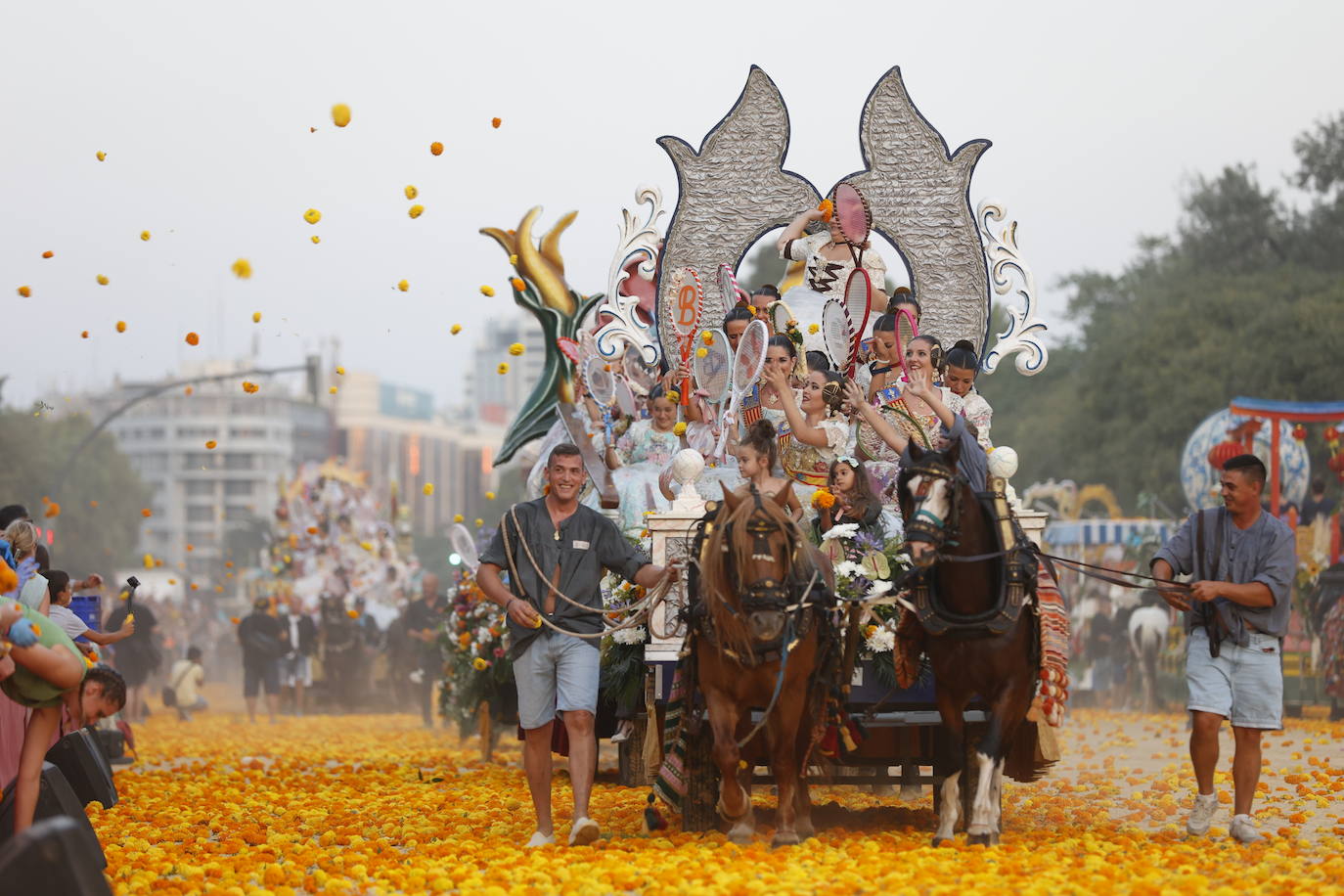 Fotos: La Batalla de Flores pone punto y final a la Feria de Julio