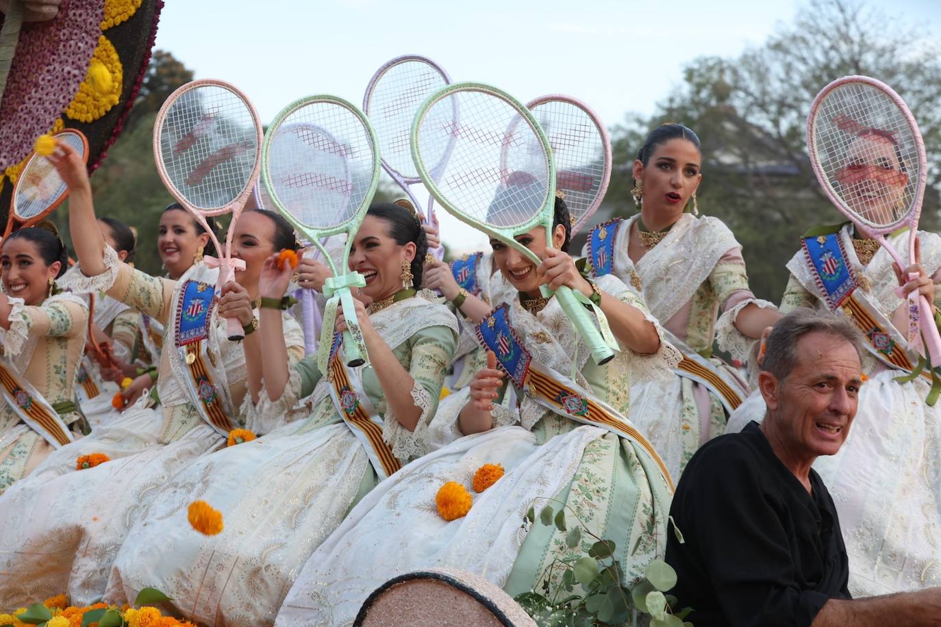 Fotos: La Batalla de Flores pone punto y final a la Feria de Julio