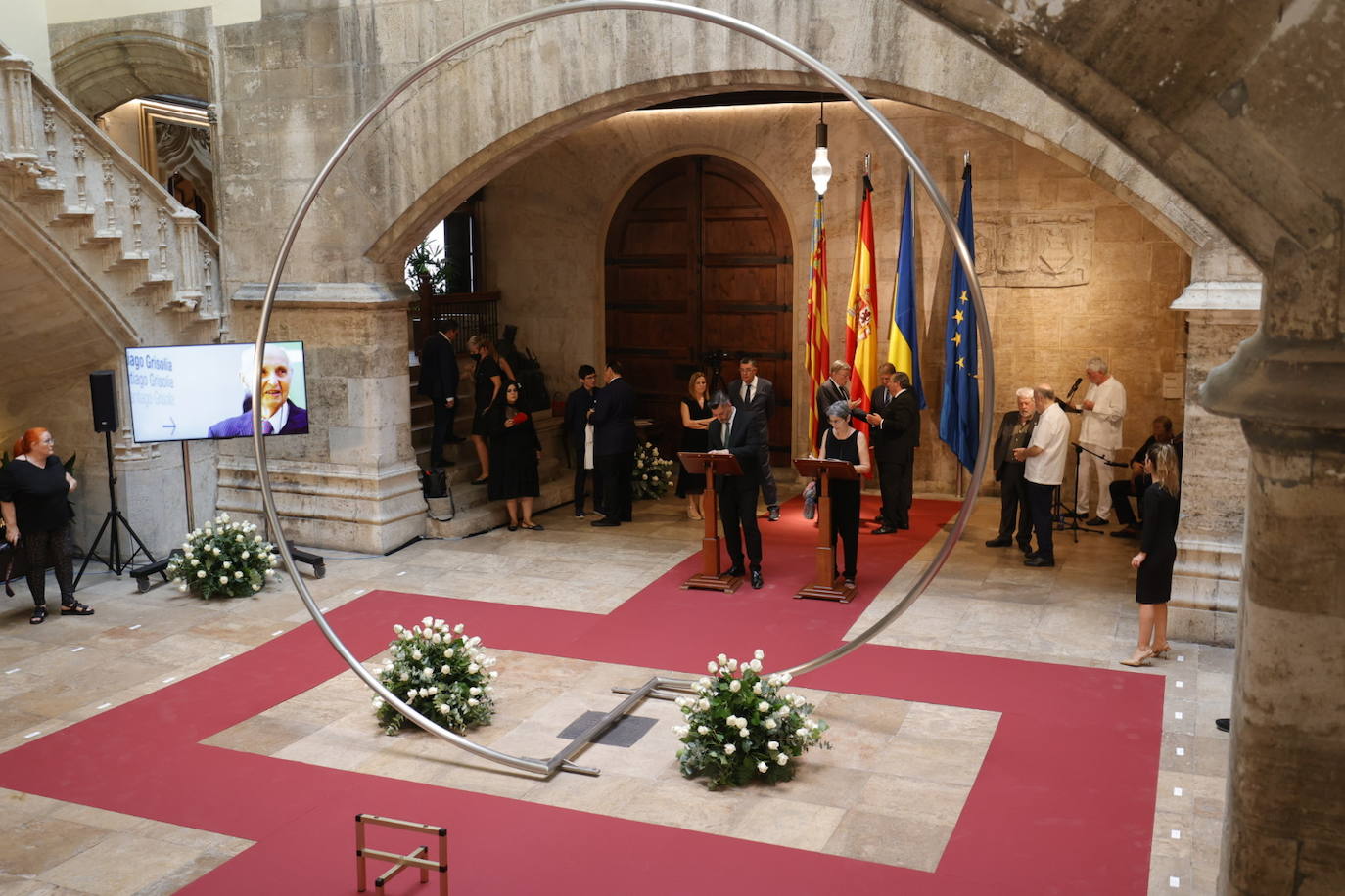 Fotos: La sociedad valenciana despide a Santiago Grisolía