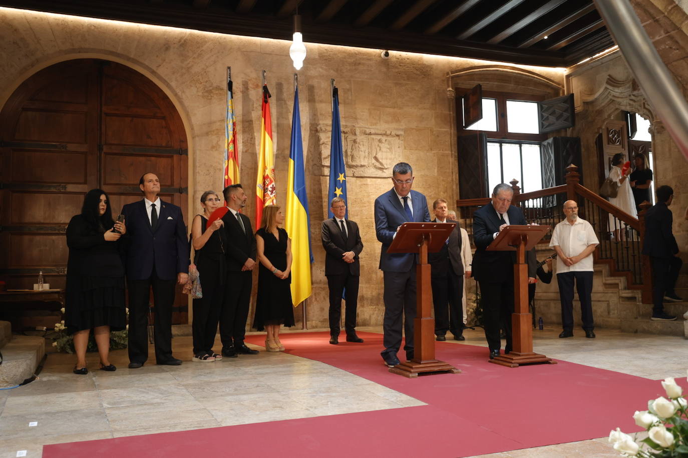 Fotos: La sociedad valenciana despide a Santiago Grisolía