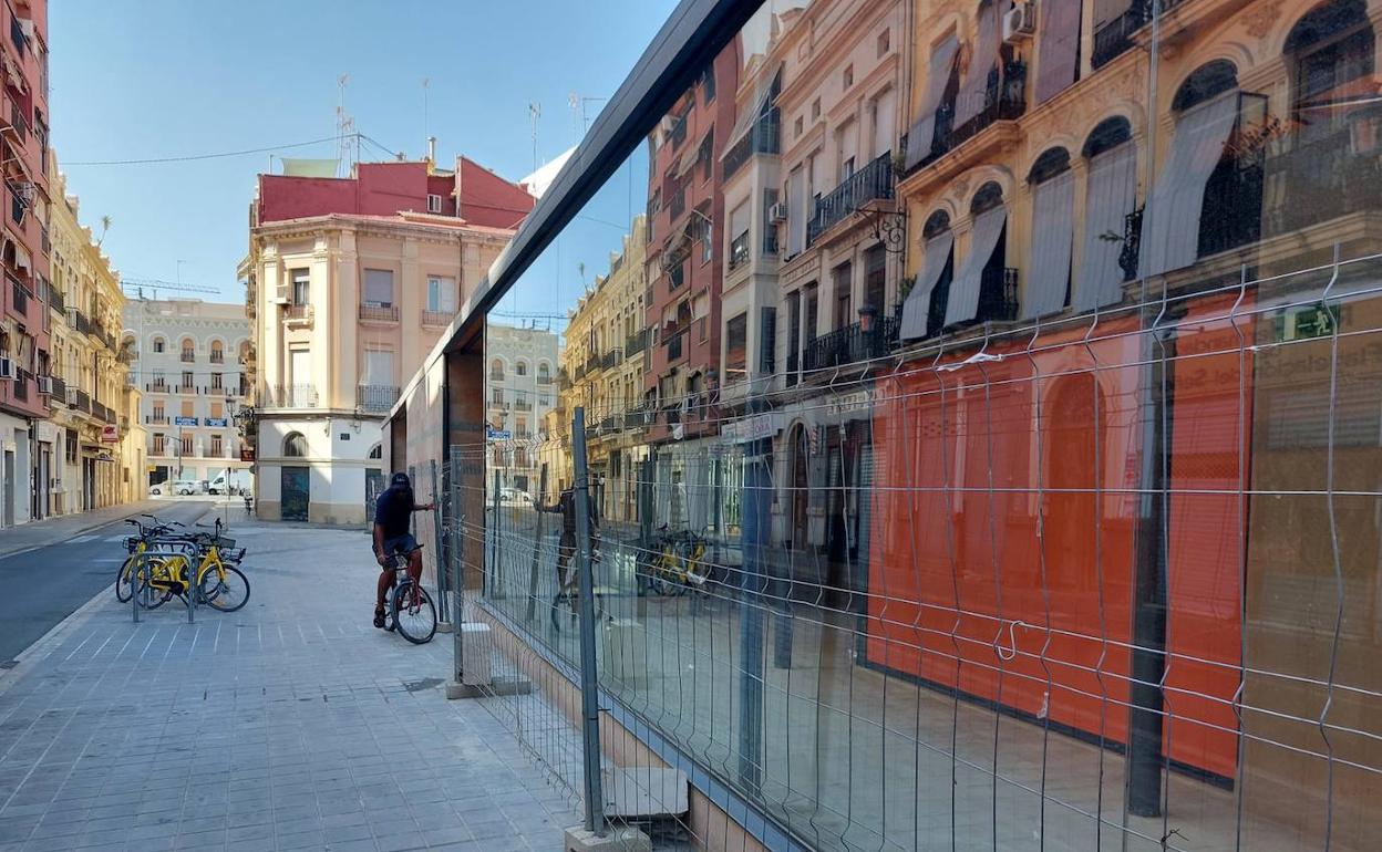 Exterior del mercado municipal del Grao. 