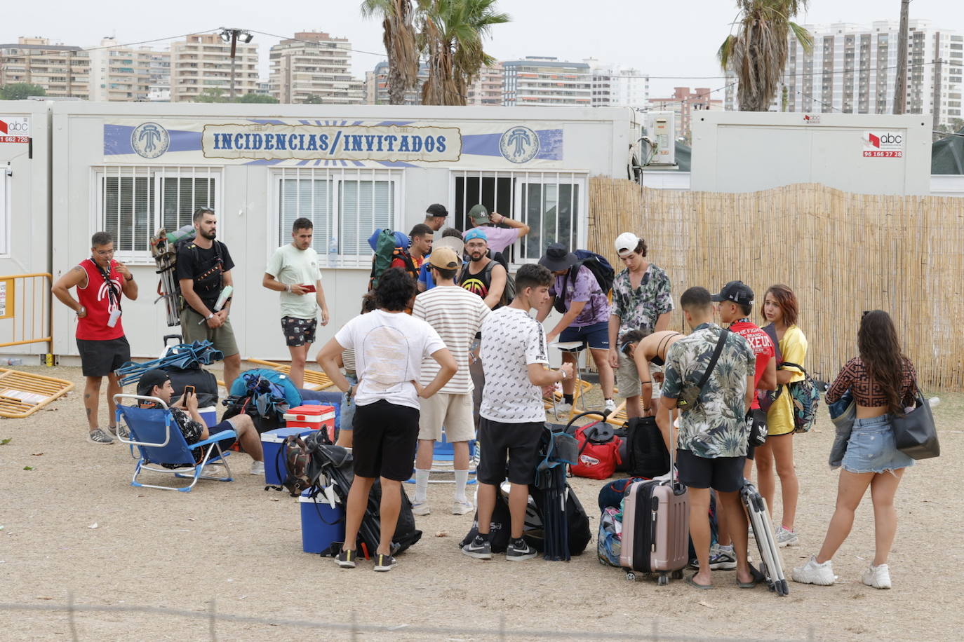 Fotos: Así ha quedado el recinto del festival Medusa tras la tormenta de arena