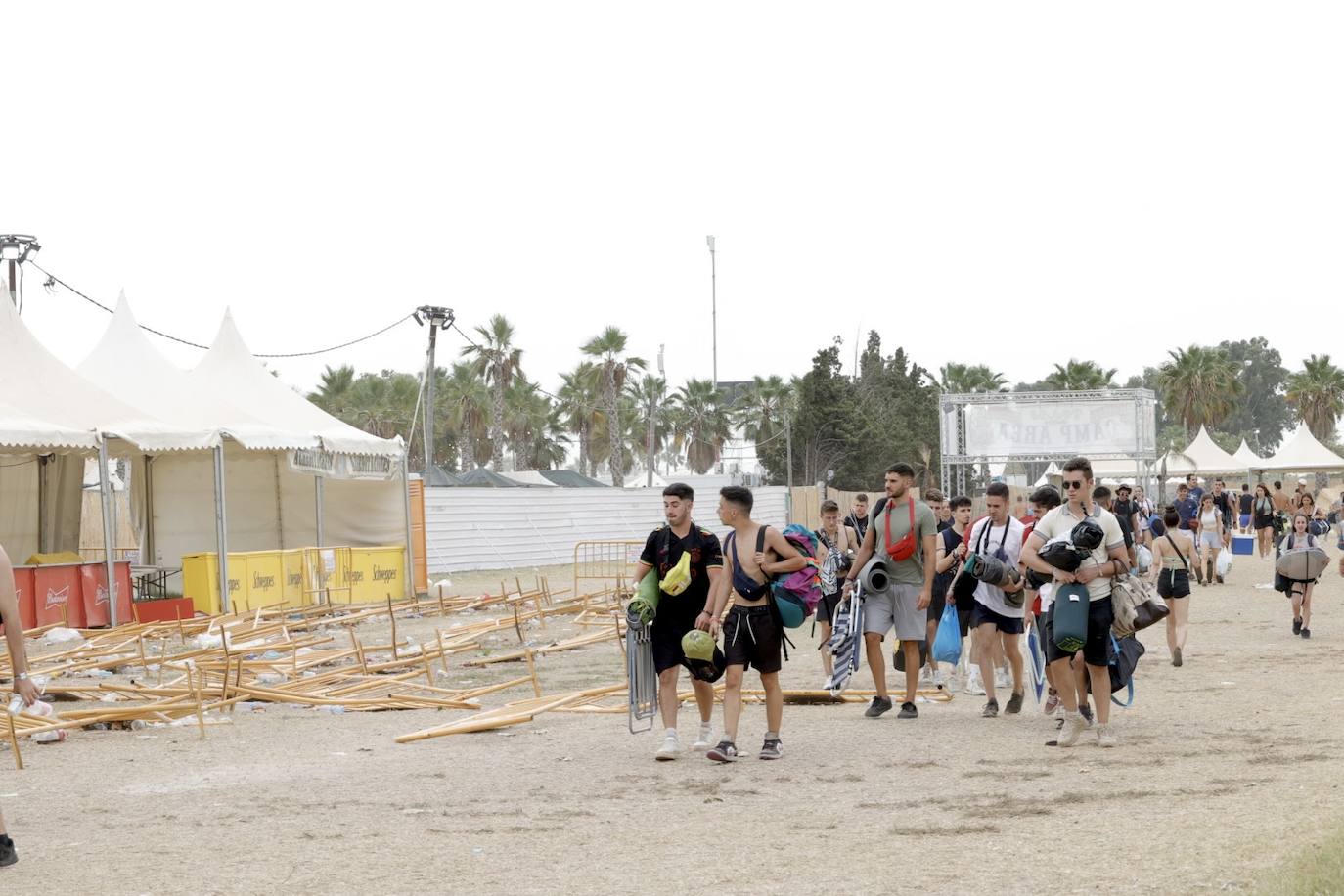 Fotos: Así ha quedado el recinto del festival Medusa tras la tormenta de arena