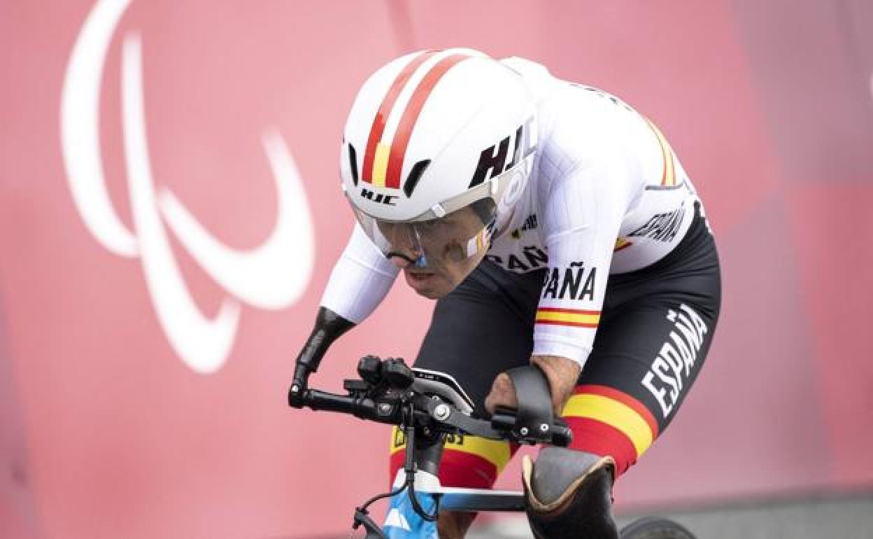 Ten, durante una prueba de ciclismo en pista. 