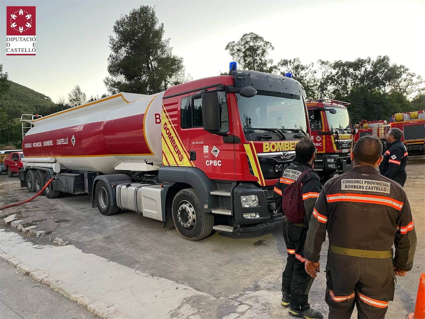 Fotos: Los bomberos siguen luchando contra el fuego en Bejís