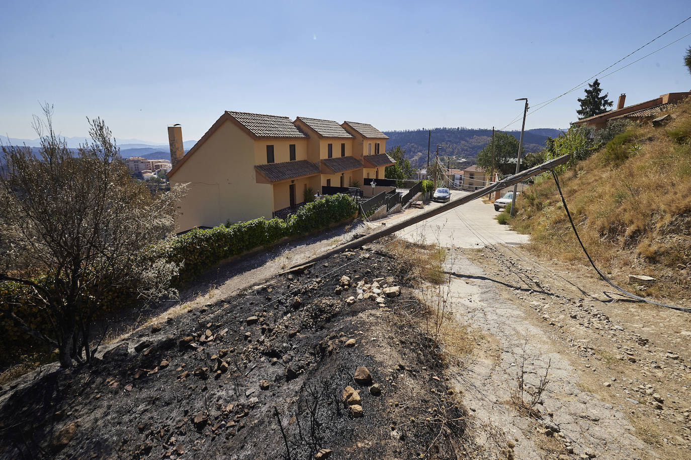 Fotos: El regreso de los vecinos de Bejís a sus casas tras el incendio