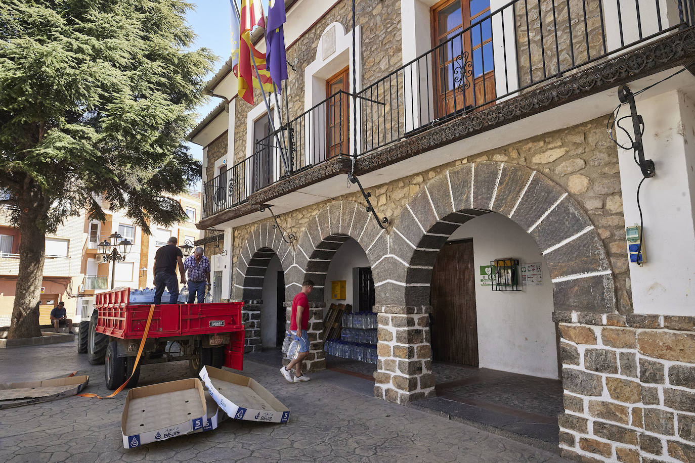 Fotos: El regreso de los vecinos de Bejís a sus casas tras el incendio