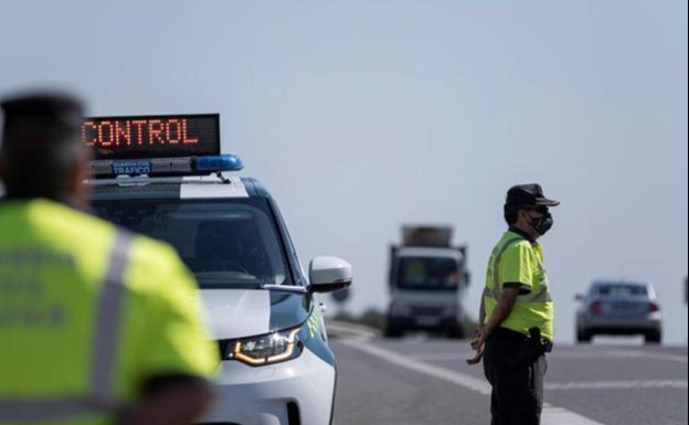 Importante novedad en las multas de la DGT: a qué conductores afectará el cambio