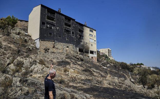 Emergencias pide no ir a hacerse fotos a la zona de los incendios de Bejís y Vall d'Ebo: «Es una temeridad»