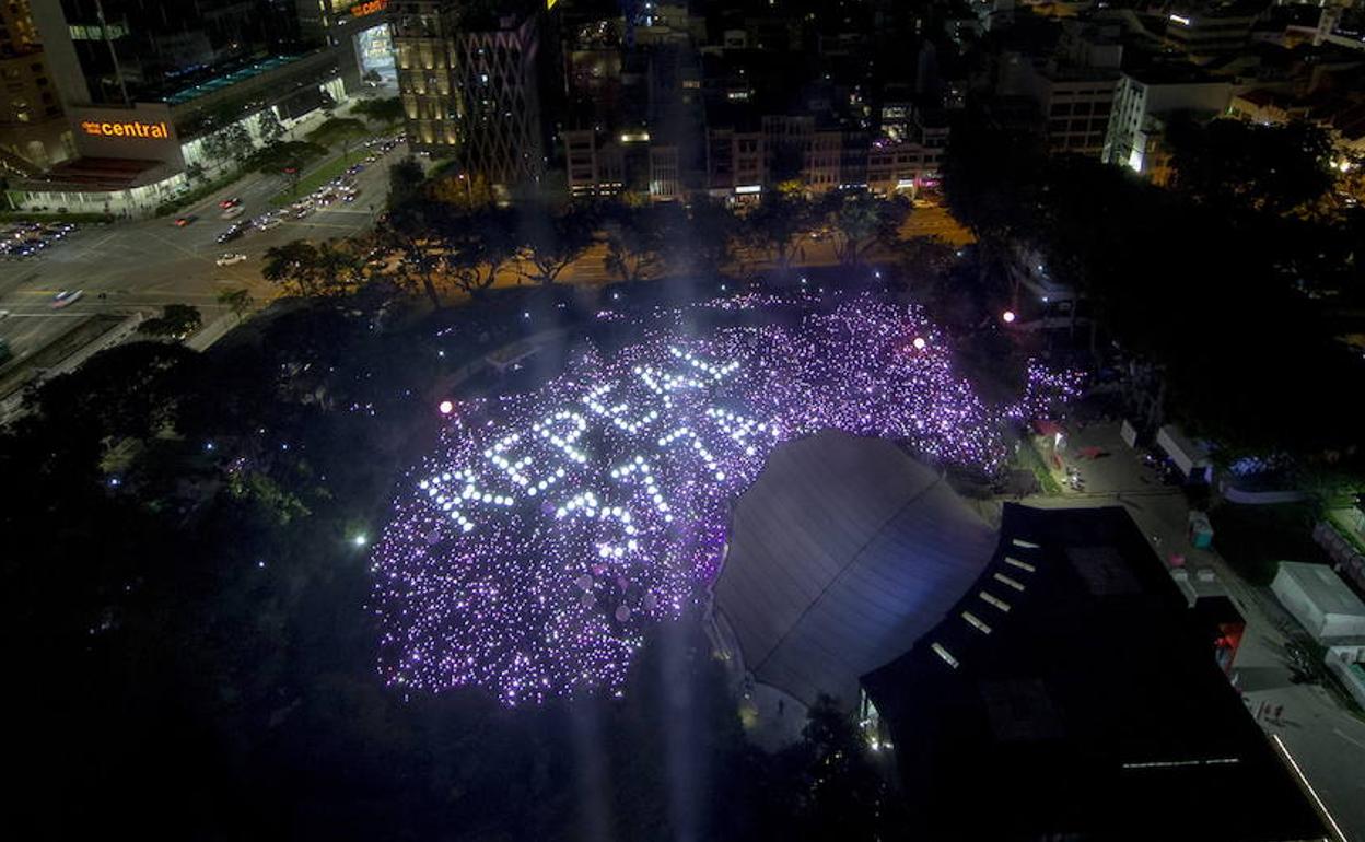 Una vista general de la protesta para derogar la ley 377A, que castiga la homosexualidad con la cárcel en Singapur. 