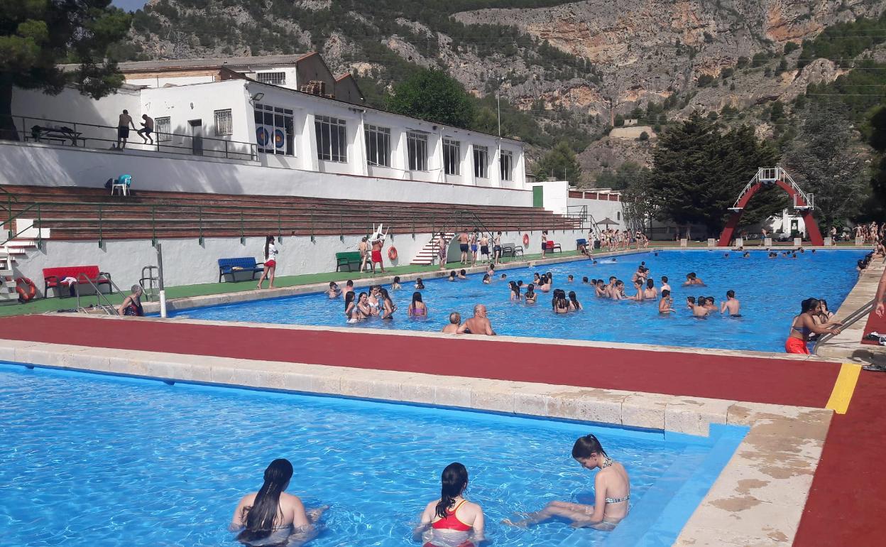 Piscina municipal José Trenzano Alós de Alcoi. 