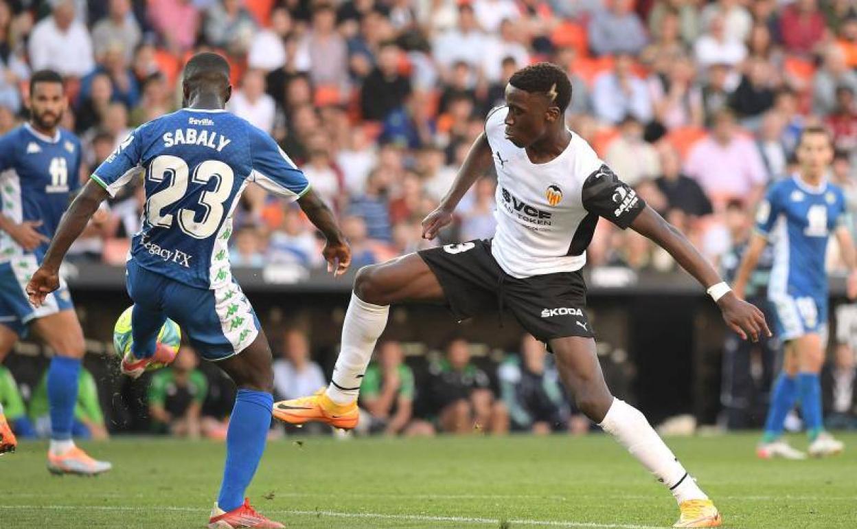 Ilaix Moriba y el Valencia CF | El doble guiño de Ilaix Moriba al Valencia en pleno mercado de fichajes