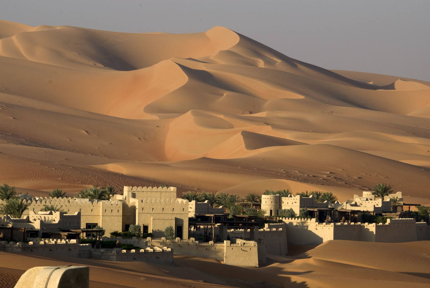 7.- EMIRATOS ÁRABES