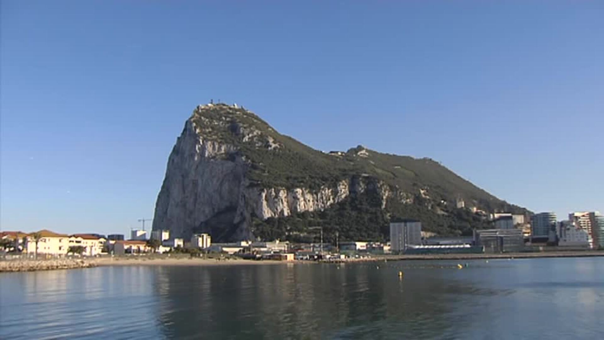 Impresionantes imágenes de una nube de Levante en el Peñón de Gibraltar
