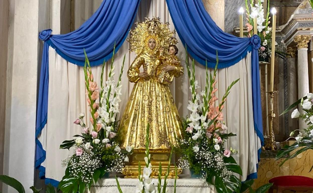 Imagen de la Virgen de los Afligidos.