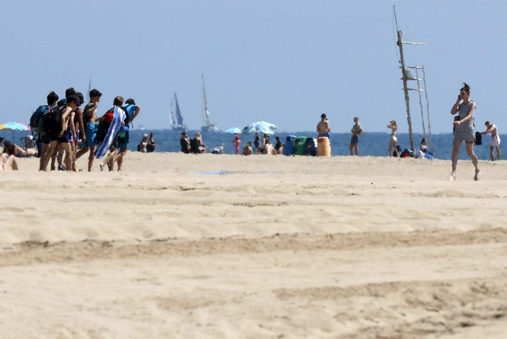 Cabanyal y Malvarosa este verano. jesús signes