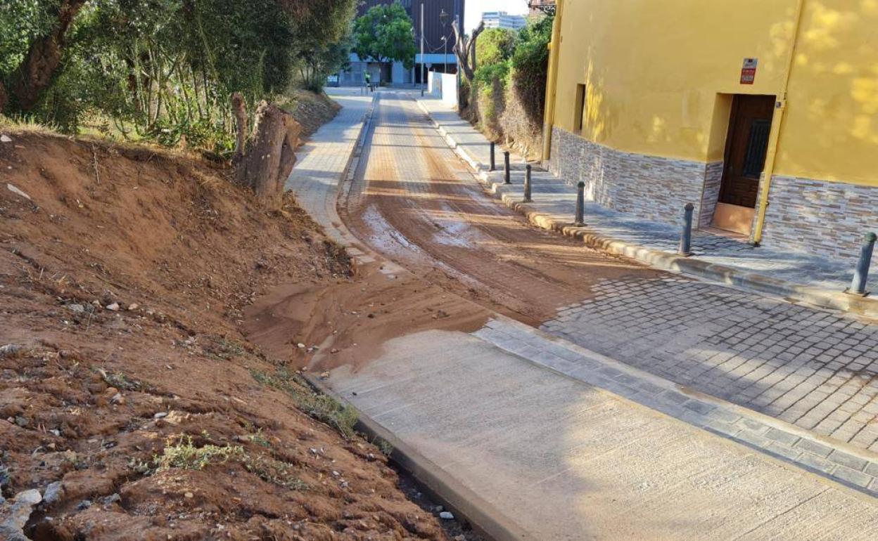 Corrimiento de tierras junto al recinto deportivo de Beniferri. 