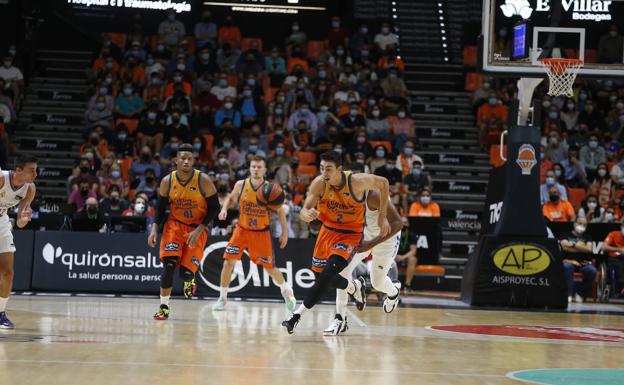 Quirónsalud Valencia renueva su compromiso con el Valencia Basket para la próxima temporada 22-23