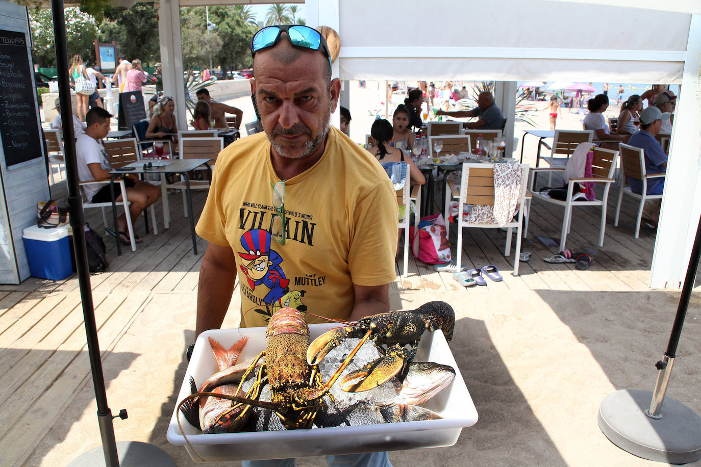 Pescado y marisco de la lonja de Dénia en el chiringuito Tekila.