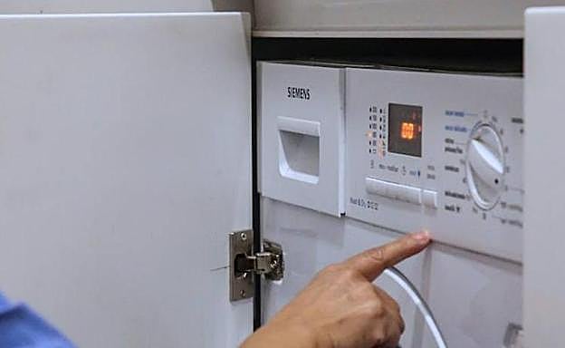 La factura de la luz trae de cabeza a los consumidores españoles. 