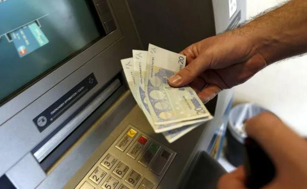 Las tres operaciones que 'chivan' a Hacienda el uso ilegal de dinero en efectivo