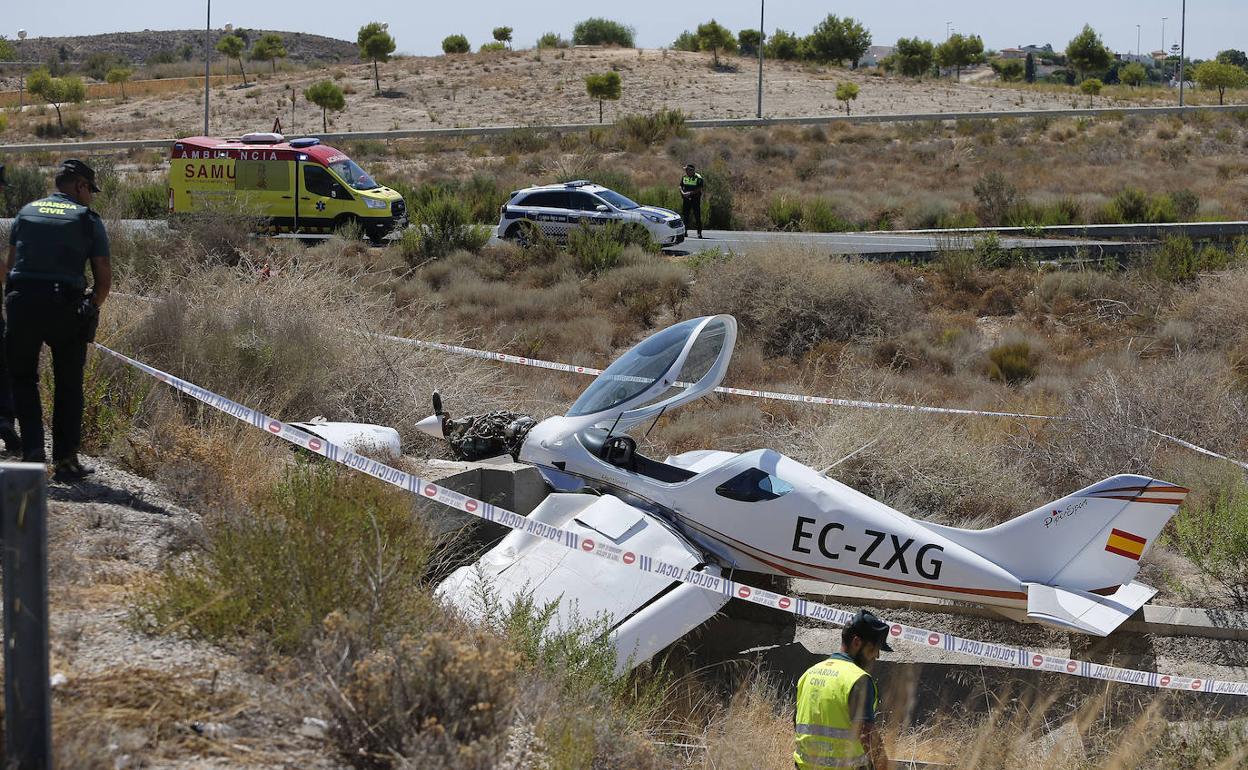 Avioneta accidentada este miércoles cerca del aeródromo de Mutxamel. 