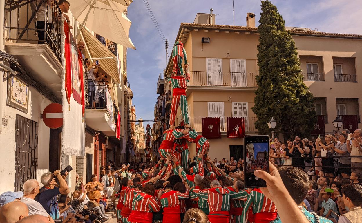 Las muixerangas abren la procesión de Algemesí. 